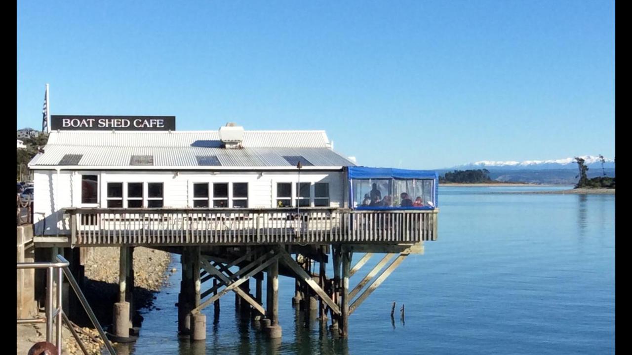 Waterfront Bliss Hotel Nelson Exterior photo